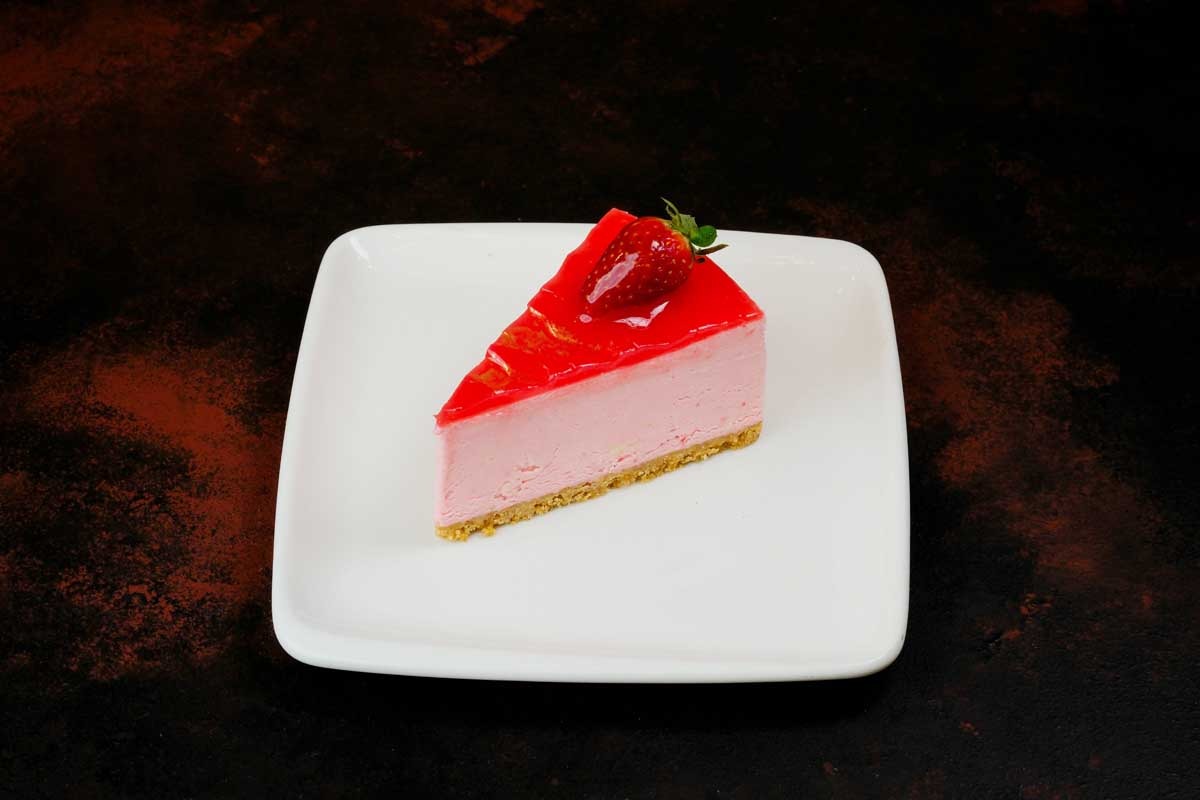 ÇİLEKLİ CHEESCAKE DİLİM
