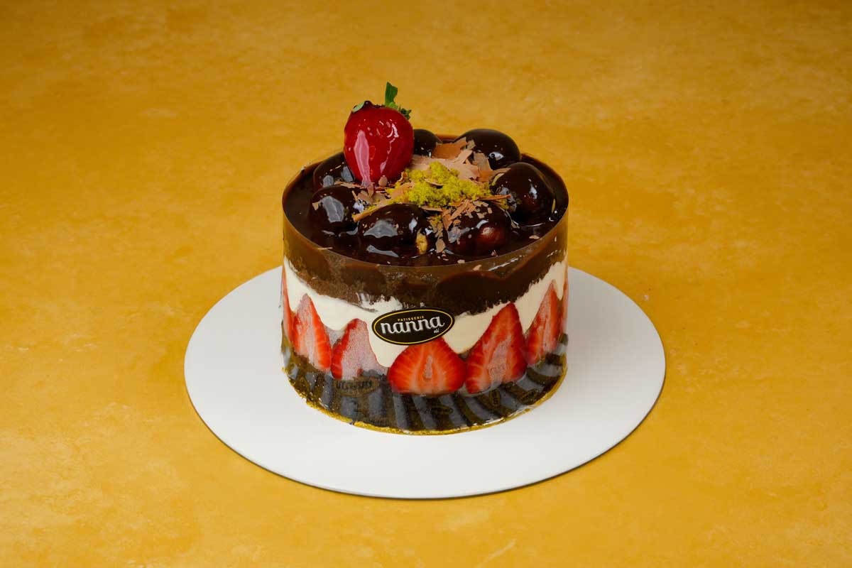 ÇİLEKLİ MOİS  PASTA