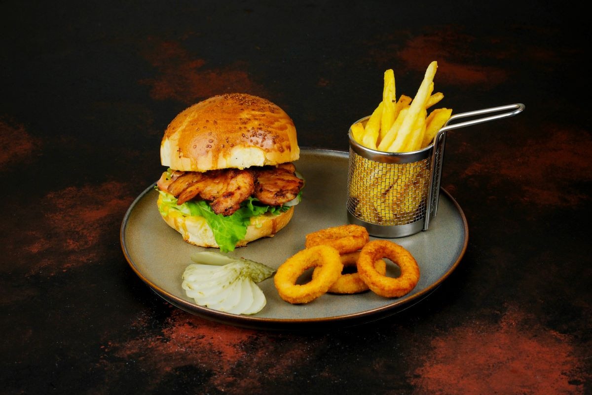 MANGAL TAVUK BURGER MENÜ