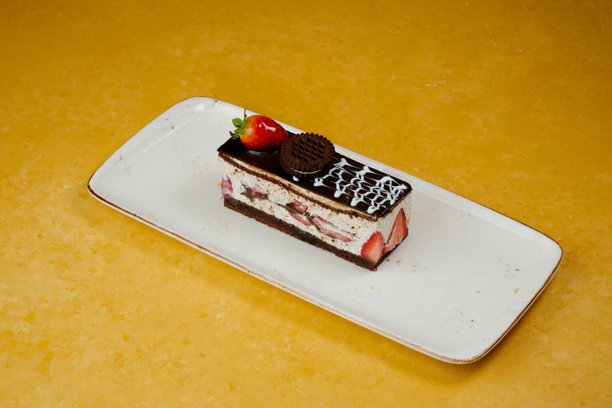 OREO ÇİLEKLİ DİLİM